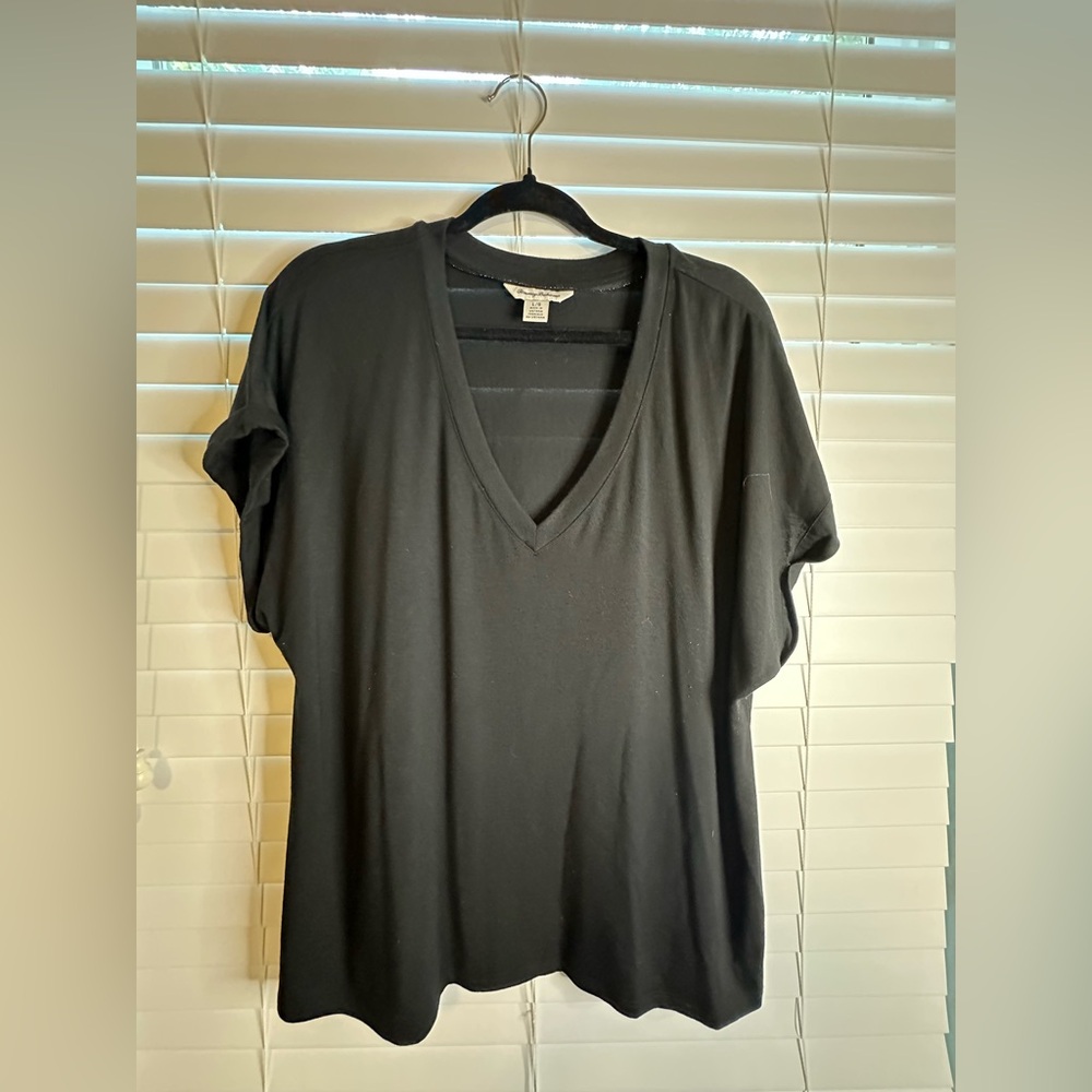 Tommy Bahama Black Crew Neck Shirt